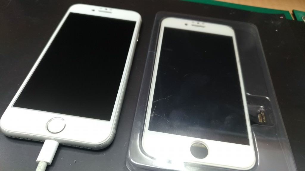 iPhone 7を洗濯機に水没、復旧作業で電源が入りました！