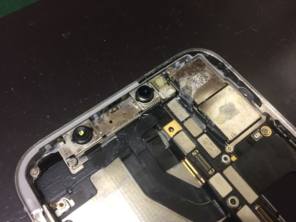 内外両側のカメラが映らなくなったiPhone X、外カメラ交換で両方改善しました【和歌山市大谷から】