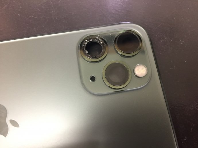 iPhone 11 Pro カメラレンズガラス交換修理