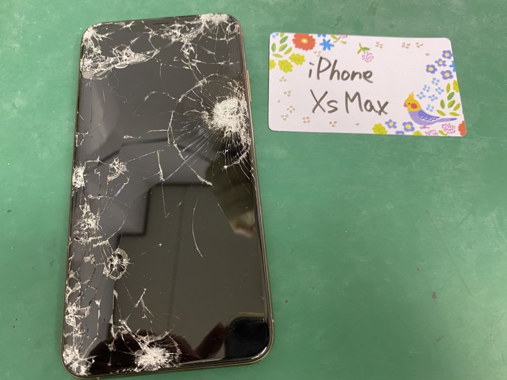 iPhone Xs Max 画面割れディスプレイ交換修理