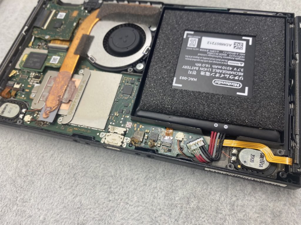 Nintendo Switch 水没復旧修理　腐食