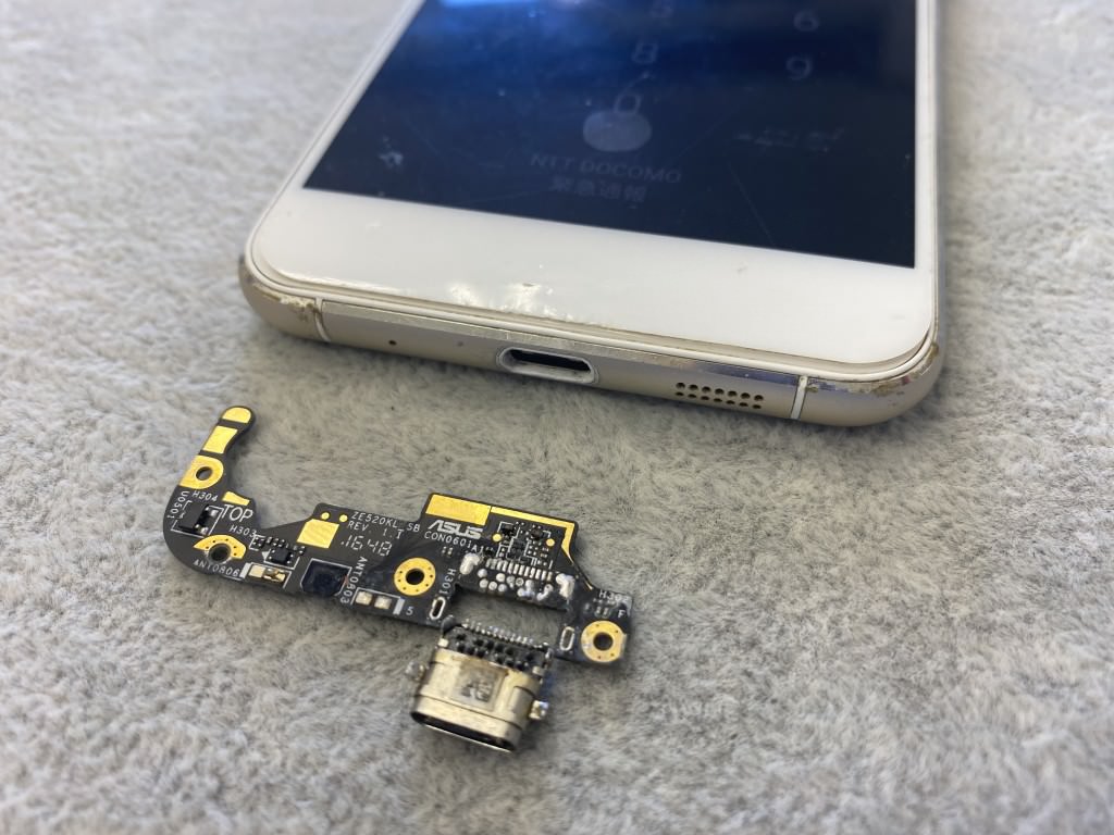 ZenFone 3(ZE520KL) 充電できない ドックコネクタ交換修理 充電口