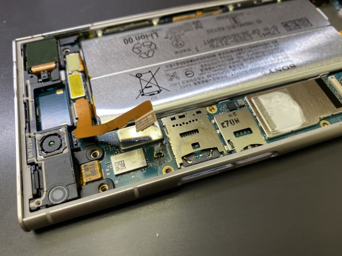 Xperia XZ1 水没復旧修理　起動しない