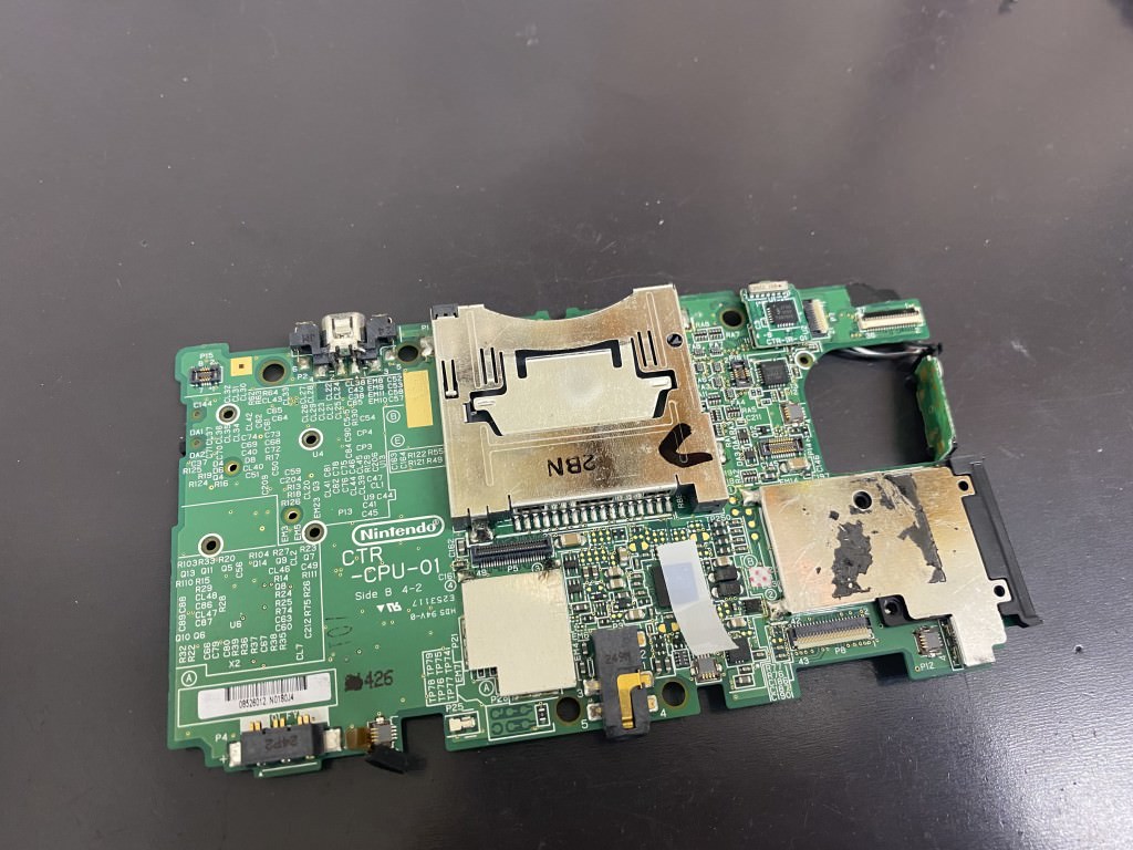 初代3DS 充電できない　充電口交換修理