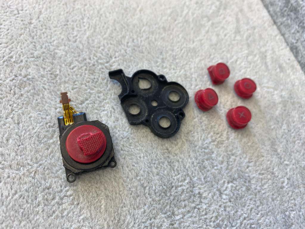 PSP-3000 アナログスティック交換修理・○×△□ボタン交換修理