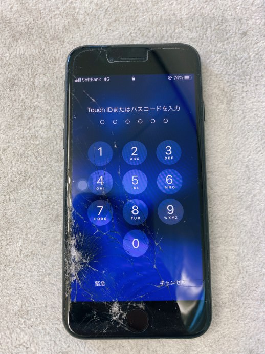 iPhone SE(第2世代)　液晶画面交換修理　重度