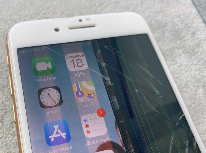 iPhone 8 Plus 液晶画面交換修理　重度