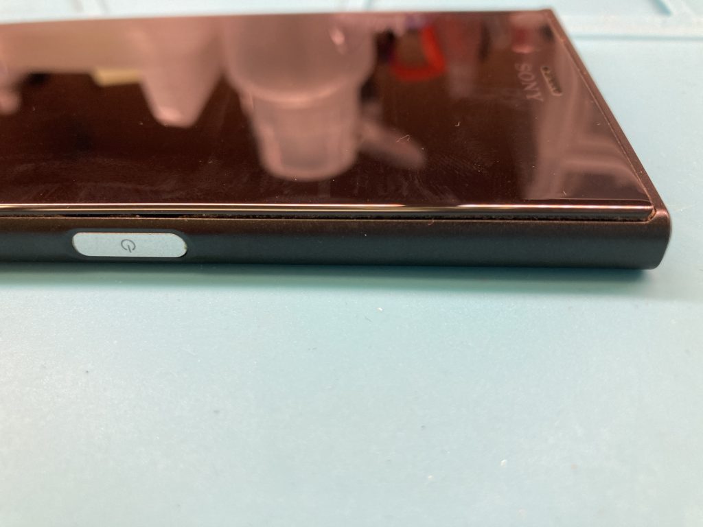 Xperia XZs バッテリー膨張