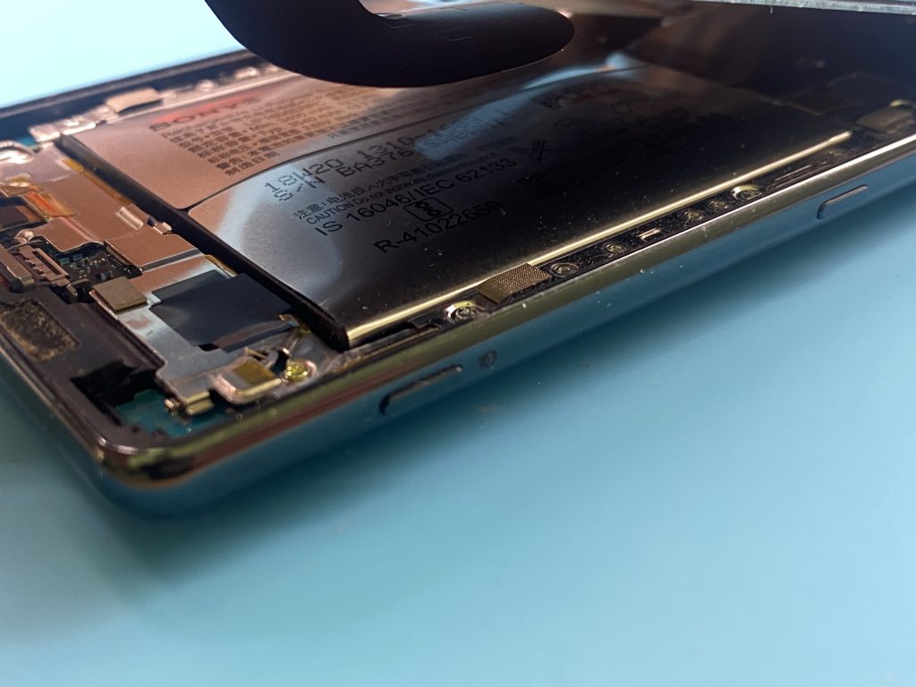 Xperia XZ2 premium 画面浮き