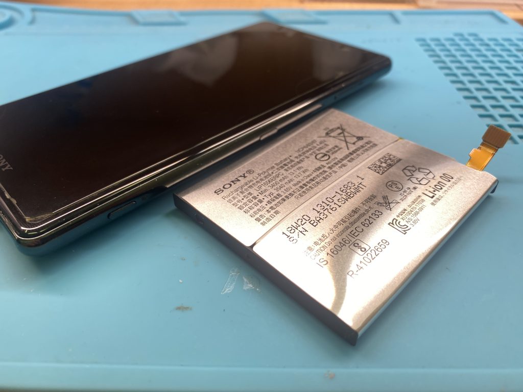 Xperia XZ2 premium バッテリー交換