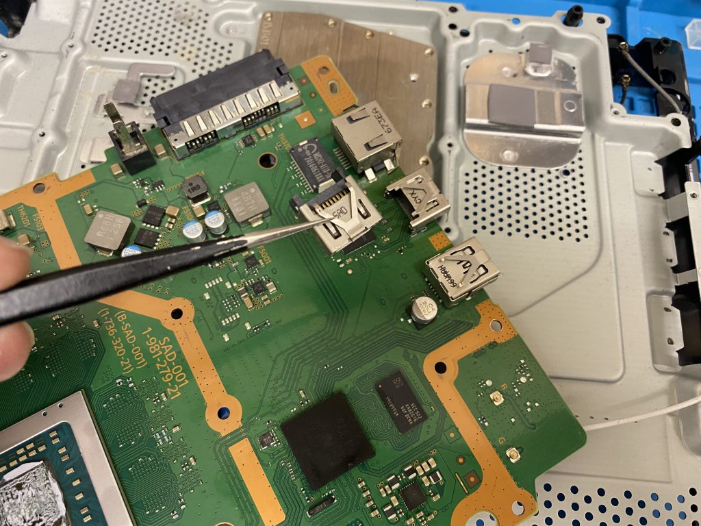 PS4 HDMIソケット交換修理