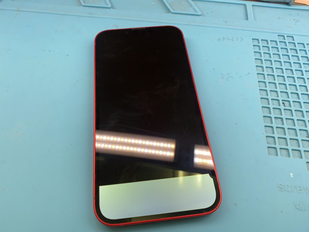 ディスプレイ故障のiPhone 14