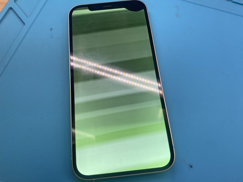 iPhone 12画面修理