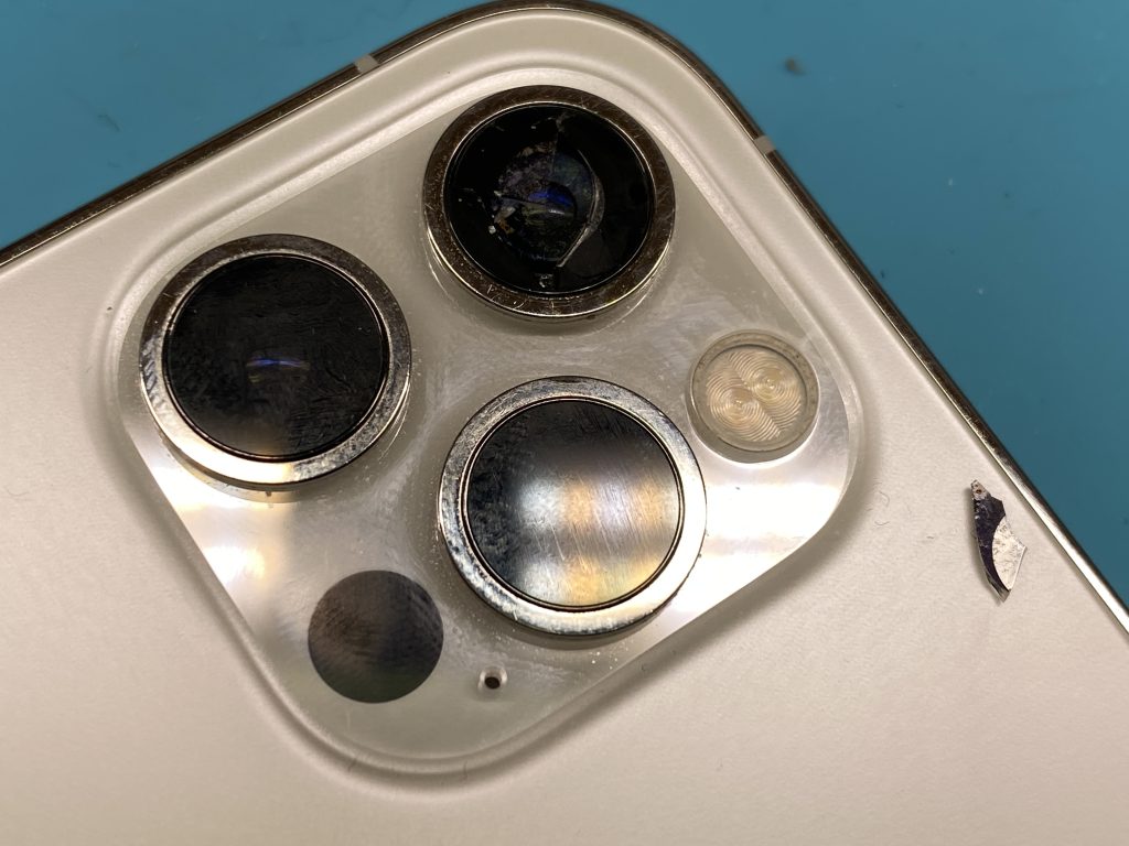 iPhone 12Pro 広角レンズ割れ