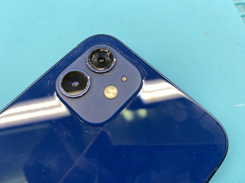 iPhone 12 mini カメラ割れ