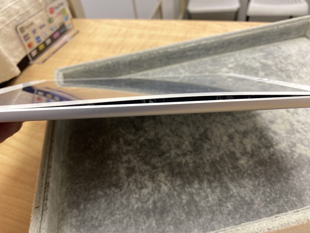 iPad第5世代 バッテリー膨張