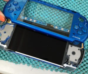 PSP3000　UMDドライブ交換修理　スマホスピタル博多駅前店
