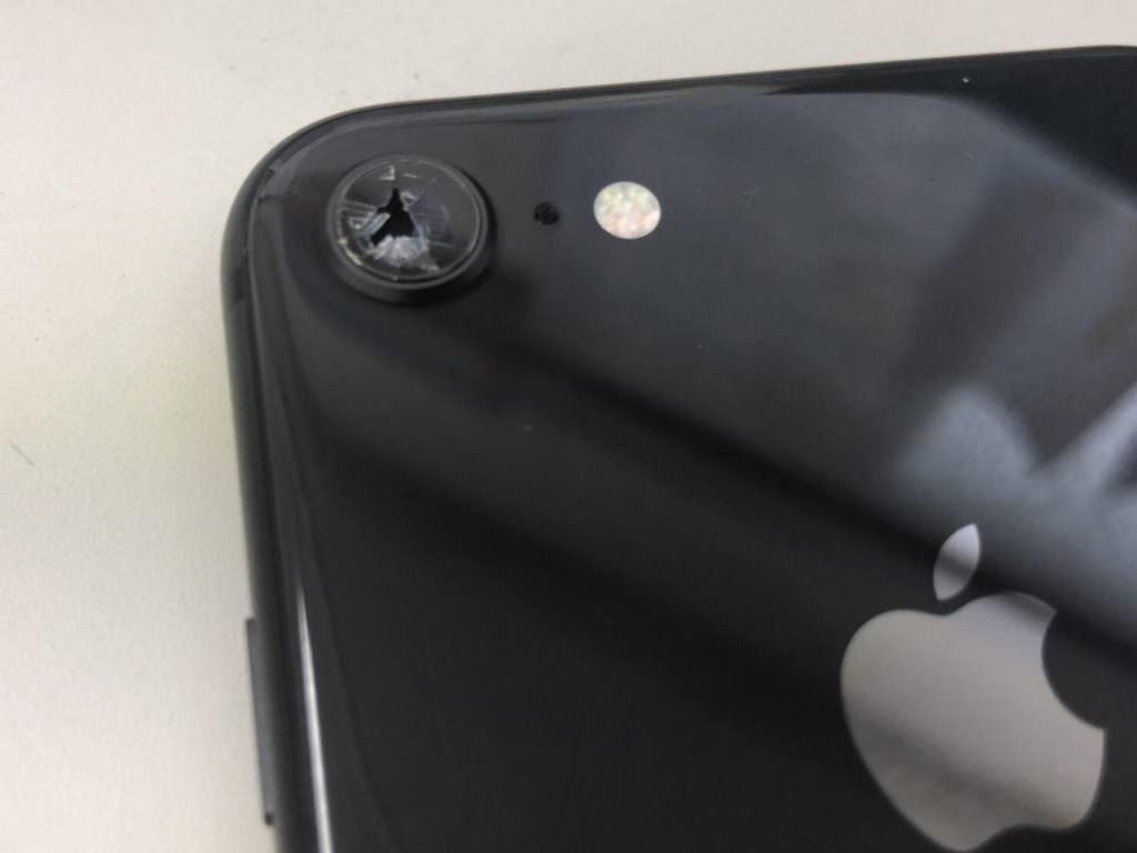 iPhone 8 外カメラ レンズ割れ スマホスピタル熊本店