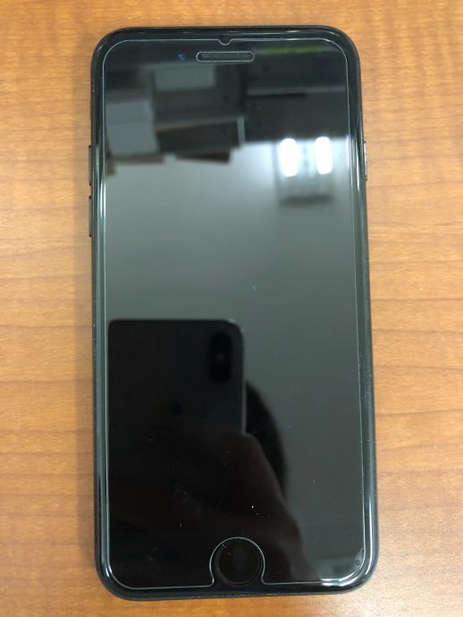 iPhone8 画面交換 修理後 保護フィルム貼付