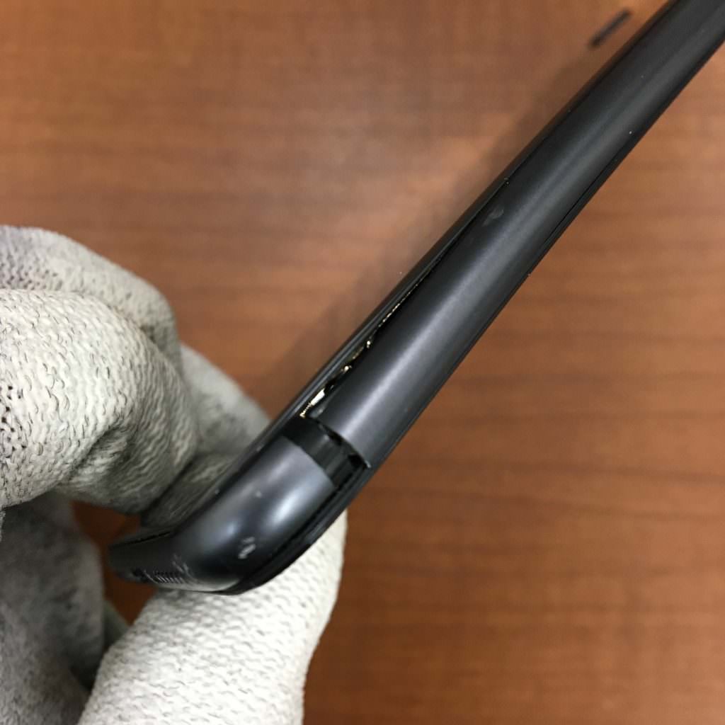 iPhone8(A1906) フレーム 変形 画面交換修理 スマホスピタル熊本店