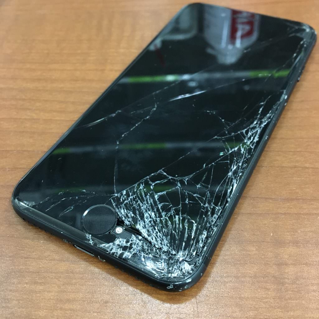 iPhone7 ガラス割れ 液晶破損 iPhone・スマホ修理のスマホスピタル熊本店 画面交換修理
