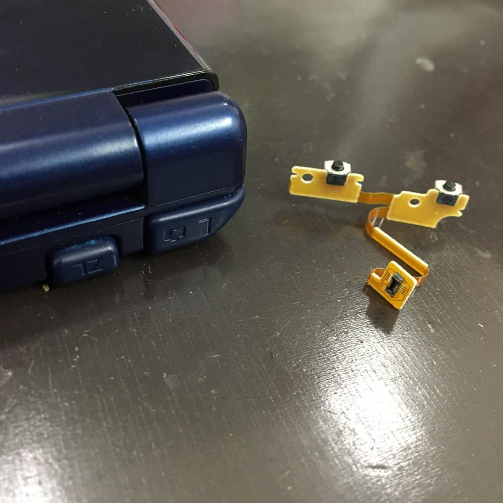 任天堂 New3DSLL　ZRボタン交換修理後