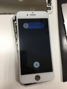 iPhone8,画面割れ,ガラス割れ,画面交換,ガラス交換,液晶交換