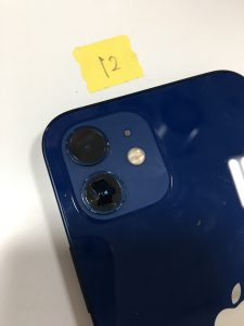 カメラレンズ割れのあるiPhone12
