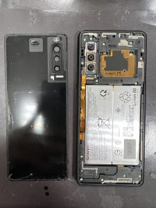 Xperia10Ⅱ　バックパネル取り出し