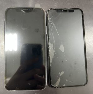 iPhone11　画面交換の様子