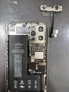 iPhone11Pro/カメラの取り出し