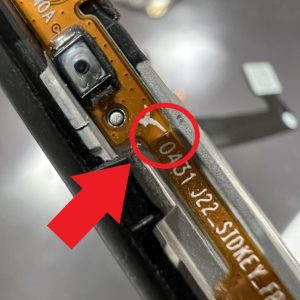 Redmi Note9T/スリープボタンの割れ