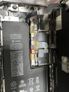 iPhoneXs　画面コネクターの取り外し