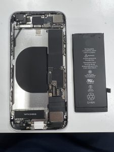 iPhoneSE2　バッテリーの取り出し