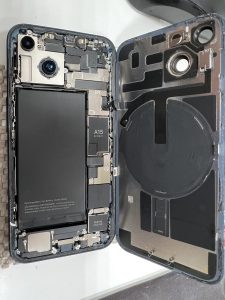 iPhone14　背面展開後