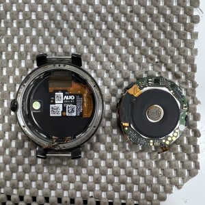 Louis Vuitton タンブールホライゾン  スマートウォッチ修理 本体フレーム取り外し