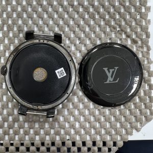 Louis Vuitton タンブールホライゾン  スマートウォッチ修理 背面パネル取り外し