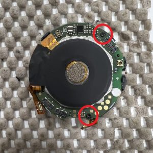 Louis Vuitton タンブールホライゾン  スマートウォッチ修理 基板固定ネジ