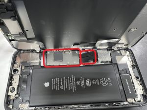 iPhone11　カバーパネル