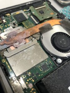 任天堂スイッチ 分解 内部クリーニング