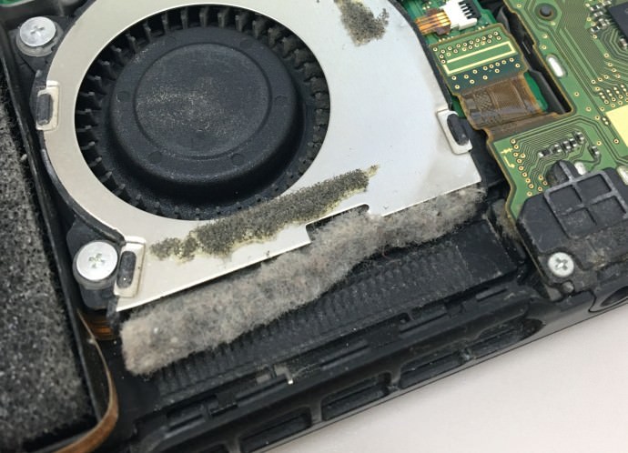 排熱ファン　ほこりづまり　スマホスピタル鹿児島店