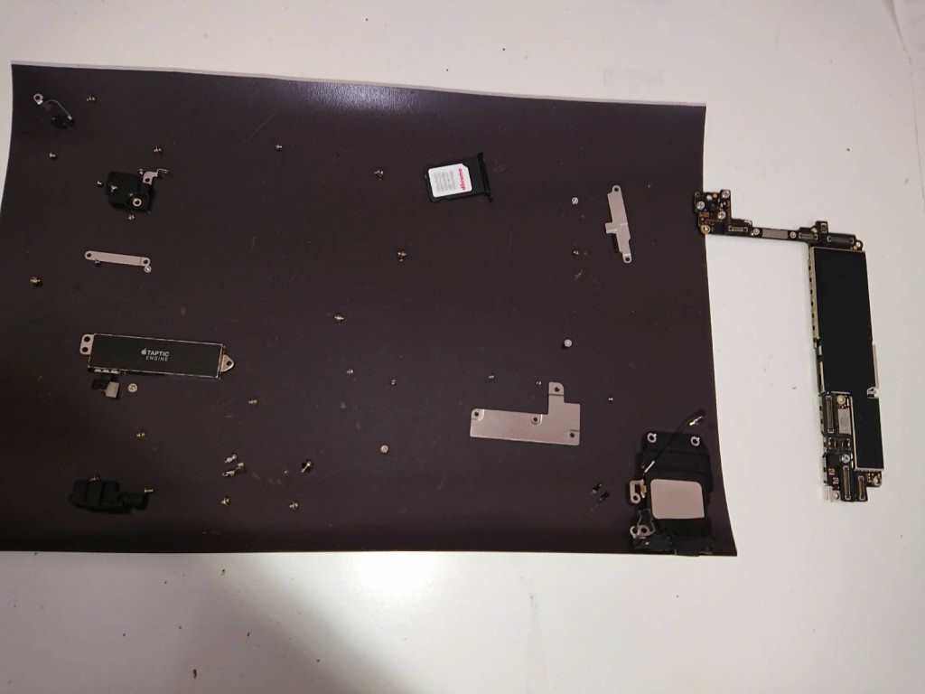 iPhone７ドックコネクター交換修理スマホスピタル佐賀駅前店