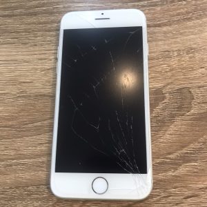 iPhone7 画面交換修理 スマホスピタル佐賀駅前店