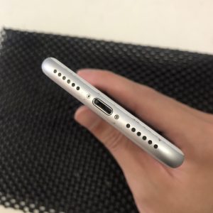 iPhone8　画面交換修理　スマホスピタル佐賀駅前店