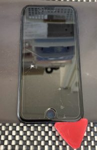 iPhoneSE2 画面交換修理 修理過程 スマホスピタル佐賀駅前店