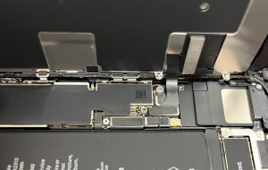 iPhone8 バッテリー交換展開時 スマホスピタル佐賀駅前店