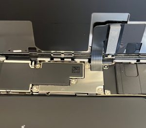 iPhone8Plus バッテリー交換展開時 スマホスピタル佐賀駅前店