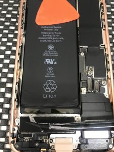 iPhone8_Battery_saga_F