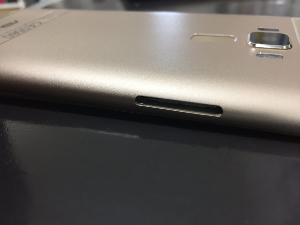 ASUS SIMトレー 出せない スマホ 修理 メンテナンス SIMトレー取り出し 高槻