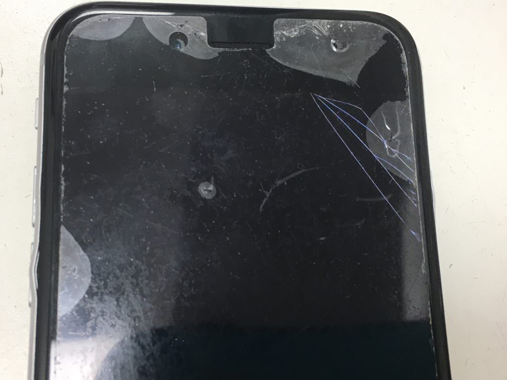 iPhone スマホ 画面 液晶 壊れた つかない 映らない データ 写真 救出 取り出し 抽出 移行 移す 高槻 北摂 茨木 吹田 枚方 京都 大阪